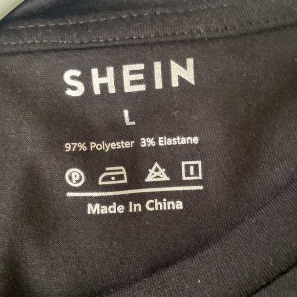 Black large sized butterfly t-shirt - Picture 4 of 4